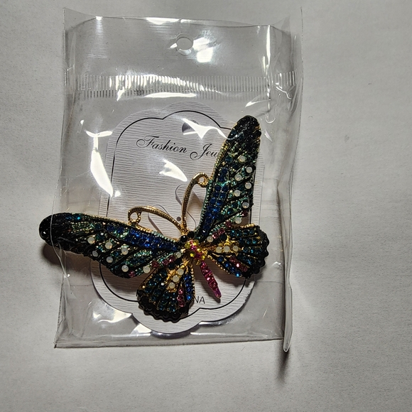 Butterfly Brooch - Picture 2 of 2